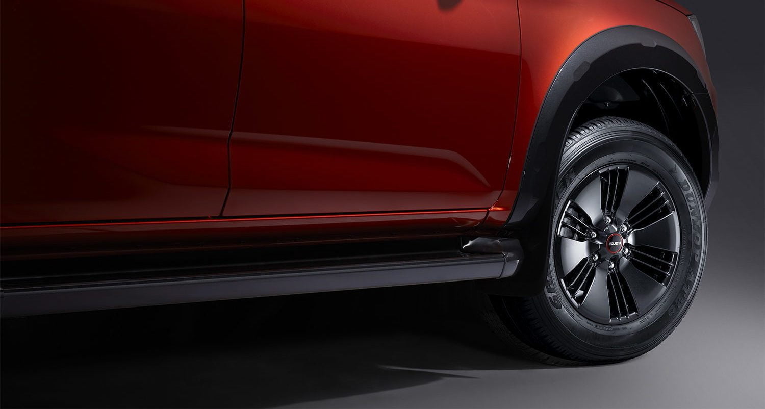 18 inch Alloy Wheels with All-Terrain Tyres