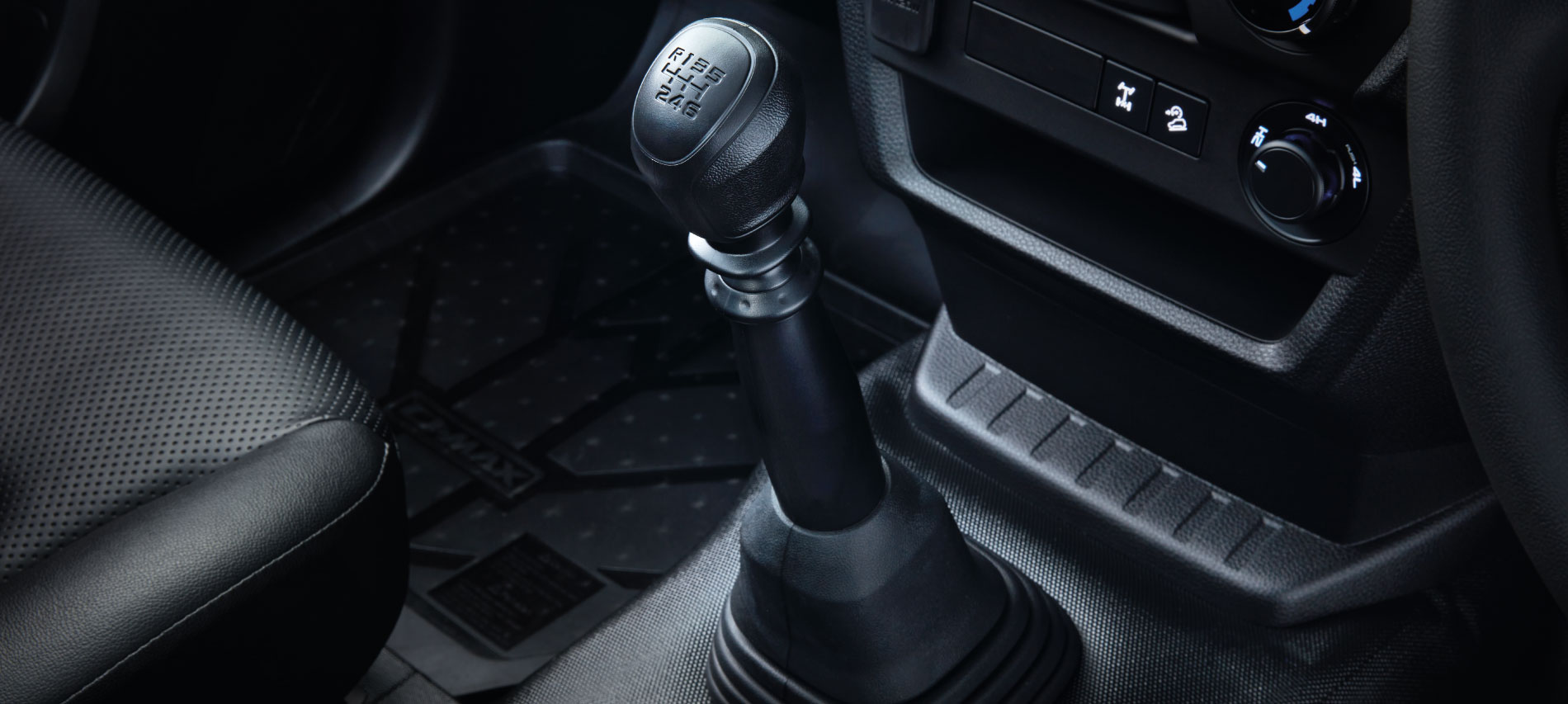 6-SPEED MANUAL WITH GEAR SHIFT INDICATOR (GSI)
