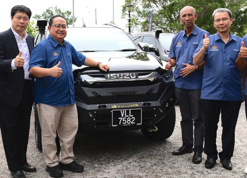 ISUZU D-MAX PICKED TO ASSIST IN REGISTRATION PROCESS