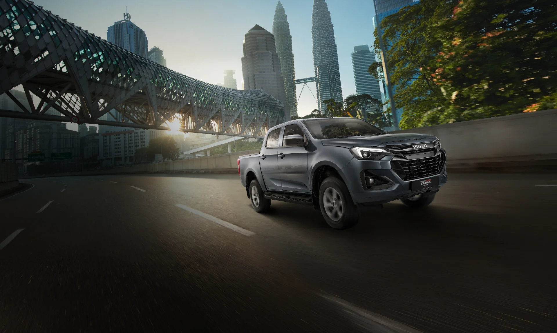 model-rg21-autoplus-hero-nologo