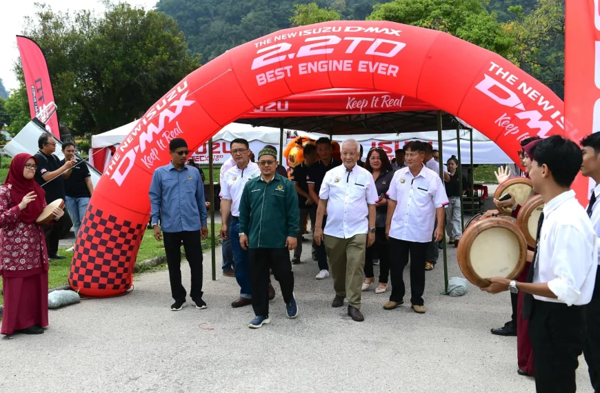 Protected: THE KING OF FRUITS MEET ISUZU’S OFF-ROAD KING